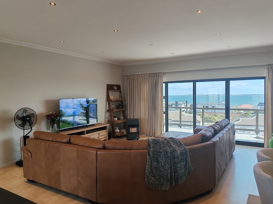 To Let 2 Bedroom Property for Rent in Big Bay Western Cape